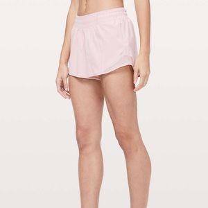 Lululemon Hotty Hot Shorts 4inch (Tall) Size 6 Light Pink